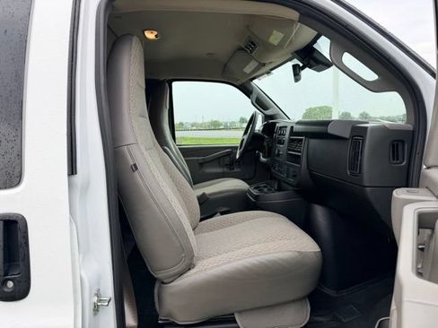 Used 2025 GMC Savana 3500 LT w/ LT Preferred Equipment Group RWD image 11