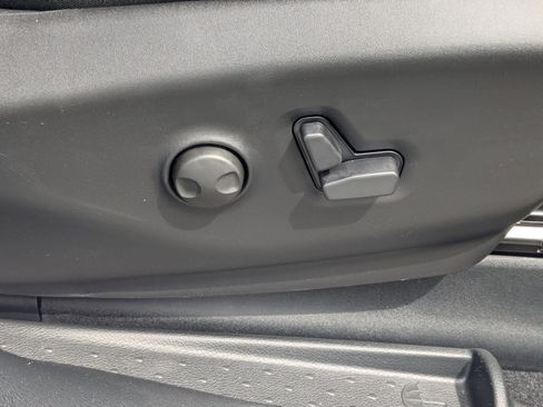 New 2026 Chrysler Pacifica Limited FWD image 37