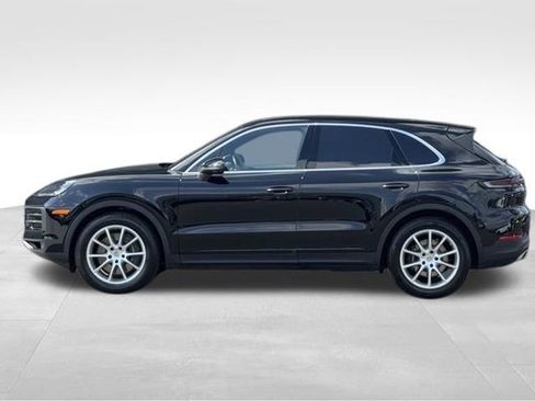 Used 2024 Porsche Cayenne AWD/4WD image 3