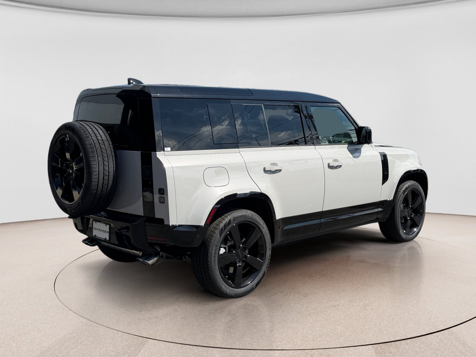 New 2026 Land Rover Defender 110 X-Dynamic SE AWD/4WD image 5