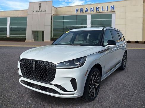 New 2025 Lincoln Aviator Black Label w/ Jet Appearance Package AWD/4WD image 3