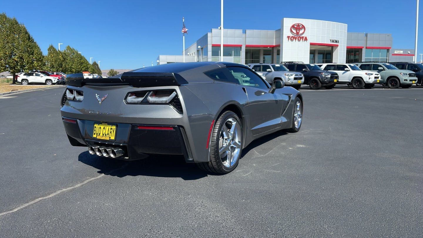 Used 2015 Chevrolet Corvette Stingray Coupe RWD image 5