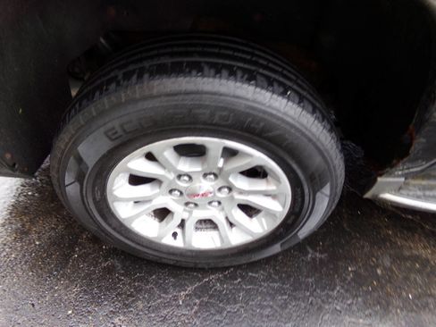 Used 2016 GMC Yukon XL SLE image 18