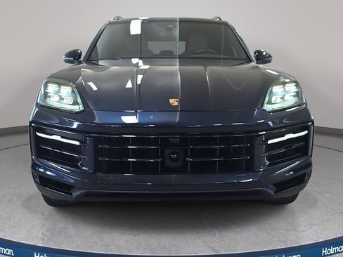 Used 2024 Porsche Cayenne S image 3