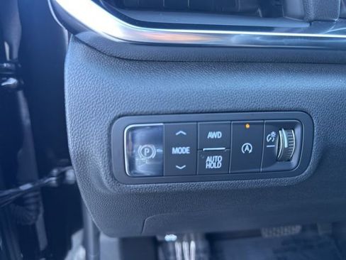 Used 2025 GMC Terrain Elevation image 29