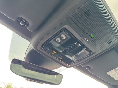 Certified 2021 Volkswagen ID.4 Pro S image 28