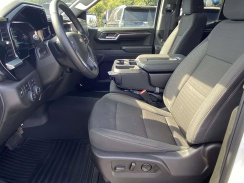 Used 2024 Chevrolet Silverado 1500 LT image 15