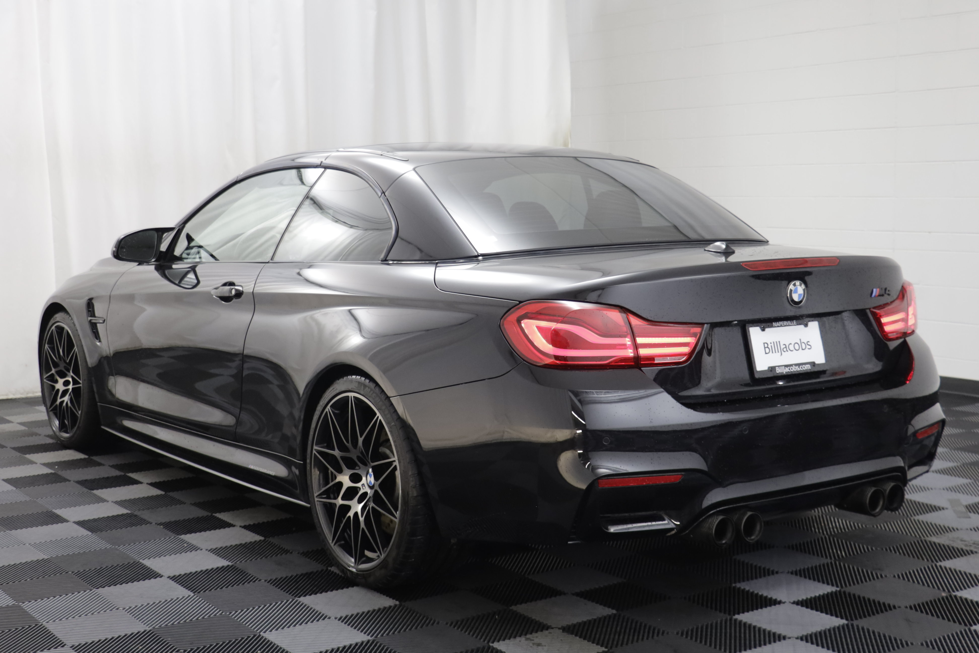 Used 2018 BMW M4 Convertible RWD image 15