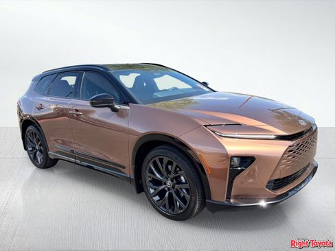 Certified 2026 Toyota Crown Signia AWD/4WD image 8