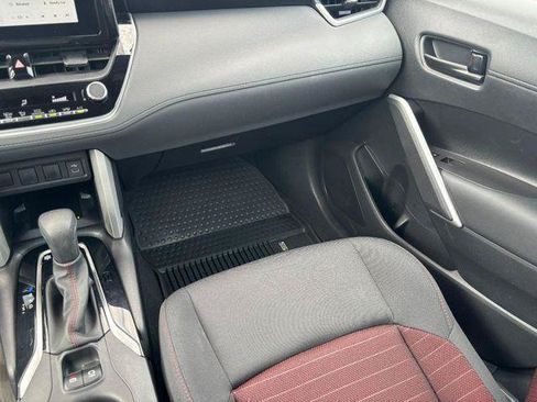 Certified 2025 Toyota Corolla Cross AWD Hybrid w/ Moonroof Package image 13