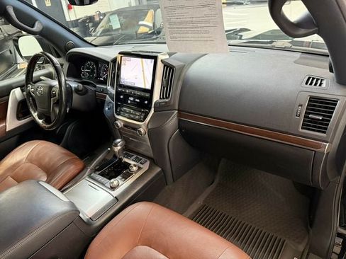 Used 2019 Toyota Land Cruiser AWD/4WD image 9