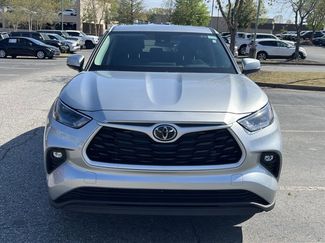 Used 2025 Toyota Highlander LE video 2