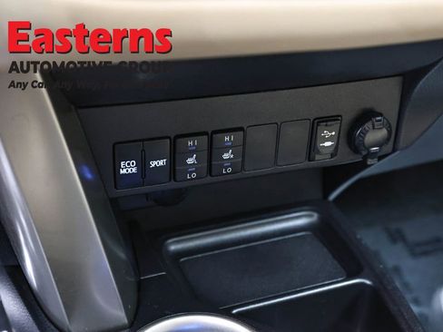 Used 2015 Toyota RAV4 Limited AWD/4WD image 21