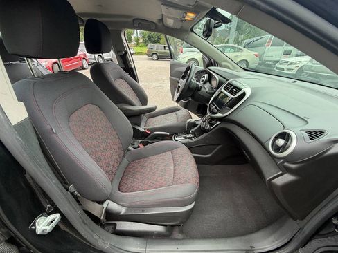 Used 2018 Chevrolet Sonic LT FWD image 17
