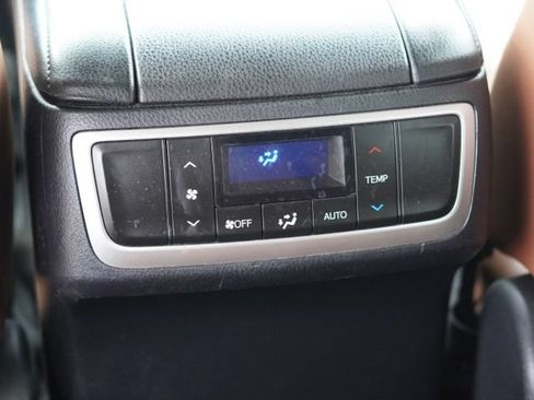 Used 2017 Toyota Highlander Limited w/ Carpet Mat Package FWD image 37