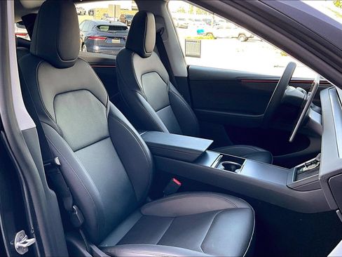 Used 2026 Tesla Model Y Long Range RWD image 7