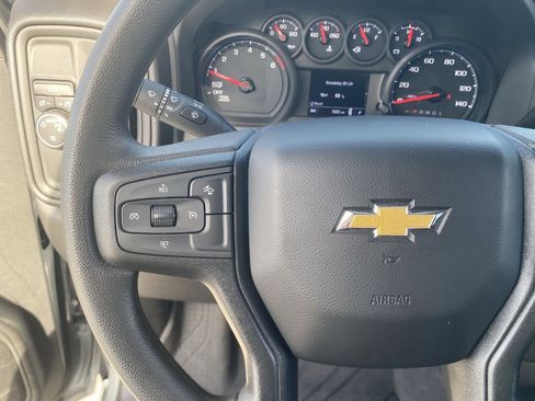 Used 2025 Chevrolet Silverado 1500 Custom image 17