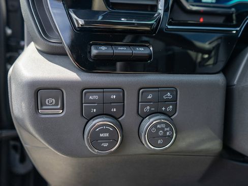 Used 2023 Chevrolet Silverado 1500 ZR2 w/ Technology Package image 16