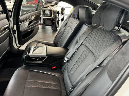 Used 2018 BMW 750i xDrive AWD/4WD image 30
