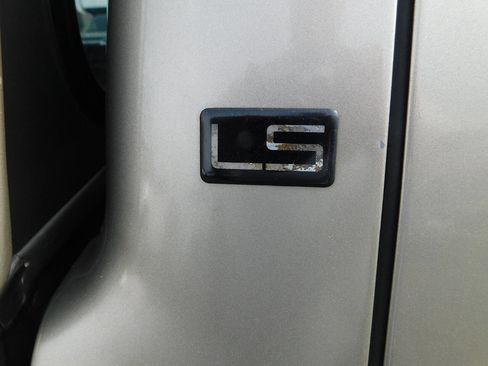 Used 2000 Chevrolet S10 Pickup LS w/ Preferred Equipment Group RWD image 25