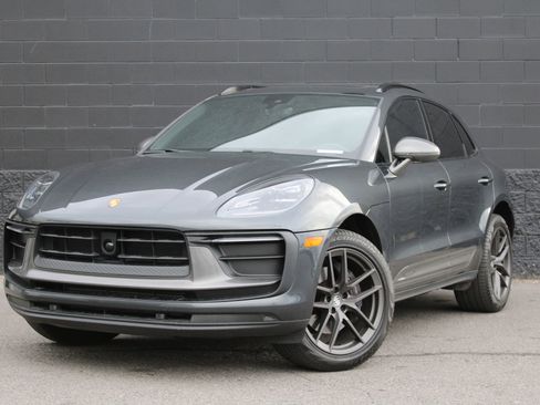 Certified 2023 Porsche Macan Turbo image 1