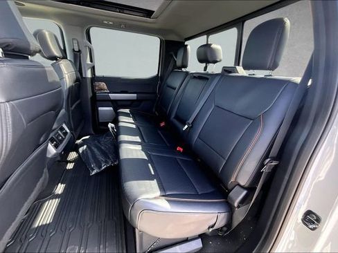 New 2026 Ford F250 Lariat w/ Black Appearance Package AWD/4WD image 9