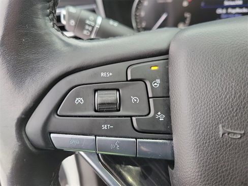 Used 2022 Cadillac XT6 Premium Luxury w/ LPO, Floor Liner Package image 27