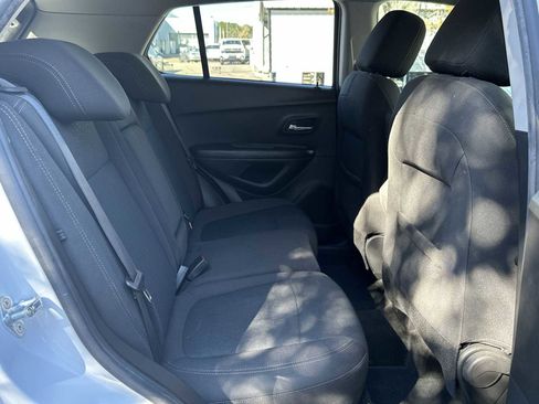 Certified 2022 Chevrolet Trax LS w/ Tint and Cruise Package image 18