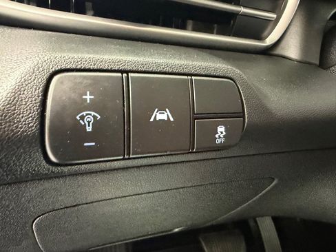 Used 2023 Hyundai Elantra SEL w/ Convenience Package FWD image 19