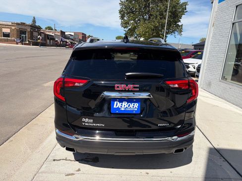 Used 2020 GMC Terrain SLT w/ Preferred Package AWD/4WD image 4