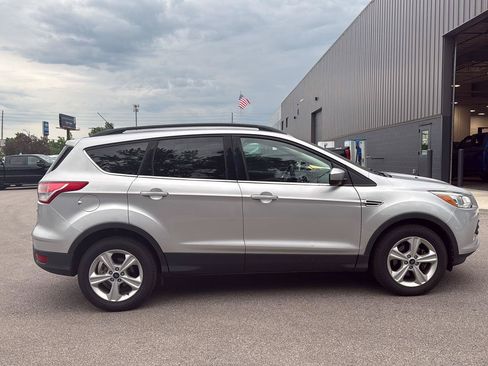 Used 2016 Ford Escape SE w/ SE Leather Comfort Package FWD image 2