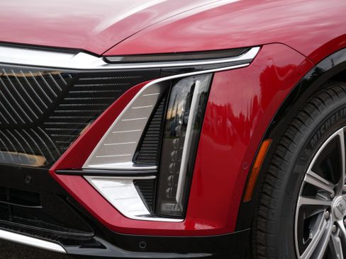 New 2026 Cadillac Lyriq Premium Luxury image 14