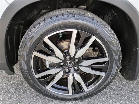 Used 2021 Honda Pilot Touring image 12