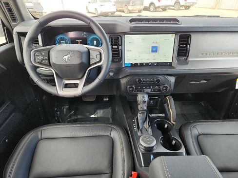 New 2025 Ford Bronco Badlands image 12