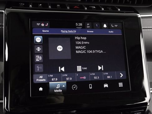 Certified 2022 Jeep Grand Cherokee Laredo w/ Luxury Tech Group I image 34