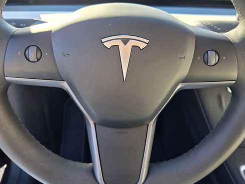 Used 2024 Tesla Model Y Long Range image 23