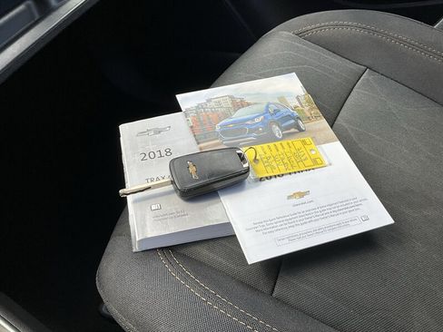 Used 2018 Chevrolet Trax LT FWD image 23
