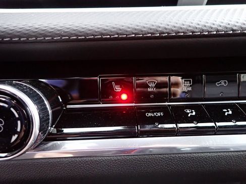 New 2025 Chevrolet Equinox LT w/ Safety and Technology Package image 3