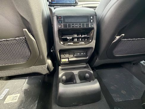 New 2026 Jeep Grand Cherokee L Limited w/ Luxury Tech Group II AWD/4WD image 25