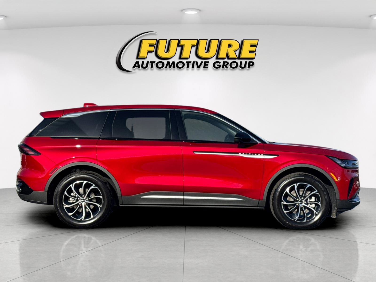 New 2026 Lincoln Nautilus Premier AWD/4WD image 2