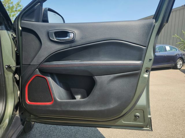 Used 2019 Jeep Compass Trailhawk AWD/4WD image 23