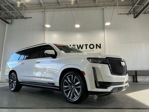 Used 2021 Cadillac Escalade ESV Sport Platinum RWD image 34