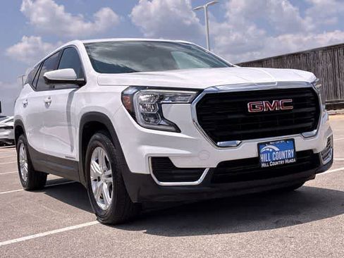 Used 2024 GMC Terrain SLE FWD image 10