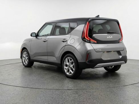 Used 2025 Kia Soul LX w/ LX Technology Package image 6
