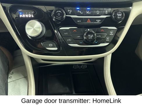 Used 2022 Chrysler Pacifica Limited FWD image 52
