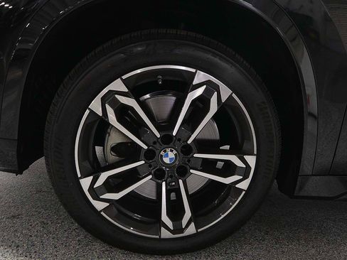 Used 2025 BMW X1 xDrive28i w/ M Sport Package AWD/4WD image 5