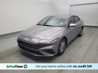 Used 2025 Hyundai Elantra SE