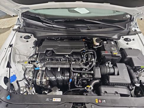 New 2026 Hyundai Elantra Sport FWD image 32