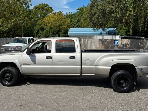 Used 2005 GMC Sierra 3500 SLT w/ Heavy-Duty Power Package RWD image 8