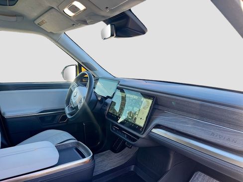 Used 2023 Rivian R1S Adventure AWD/4WD image 29
